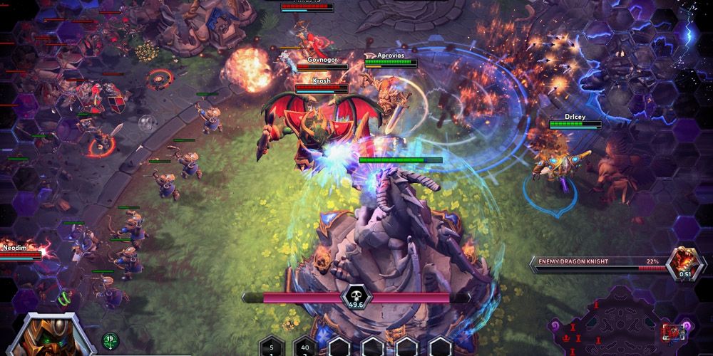 Attacking the enemy base in Heroes of the Storm.