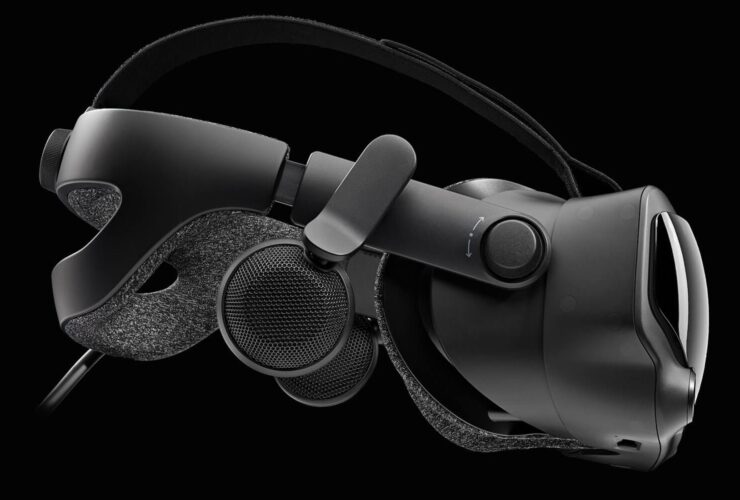 Valve Could Be Releasing a Super-Expensive VR Headset This Year