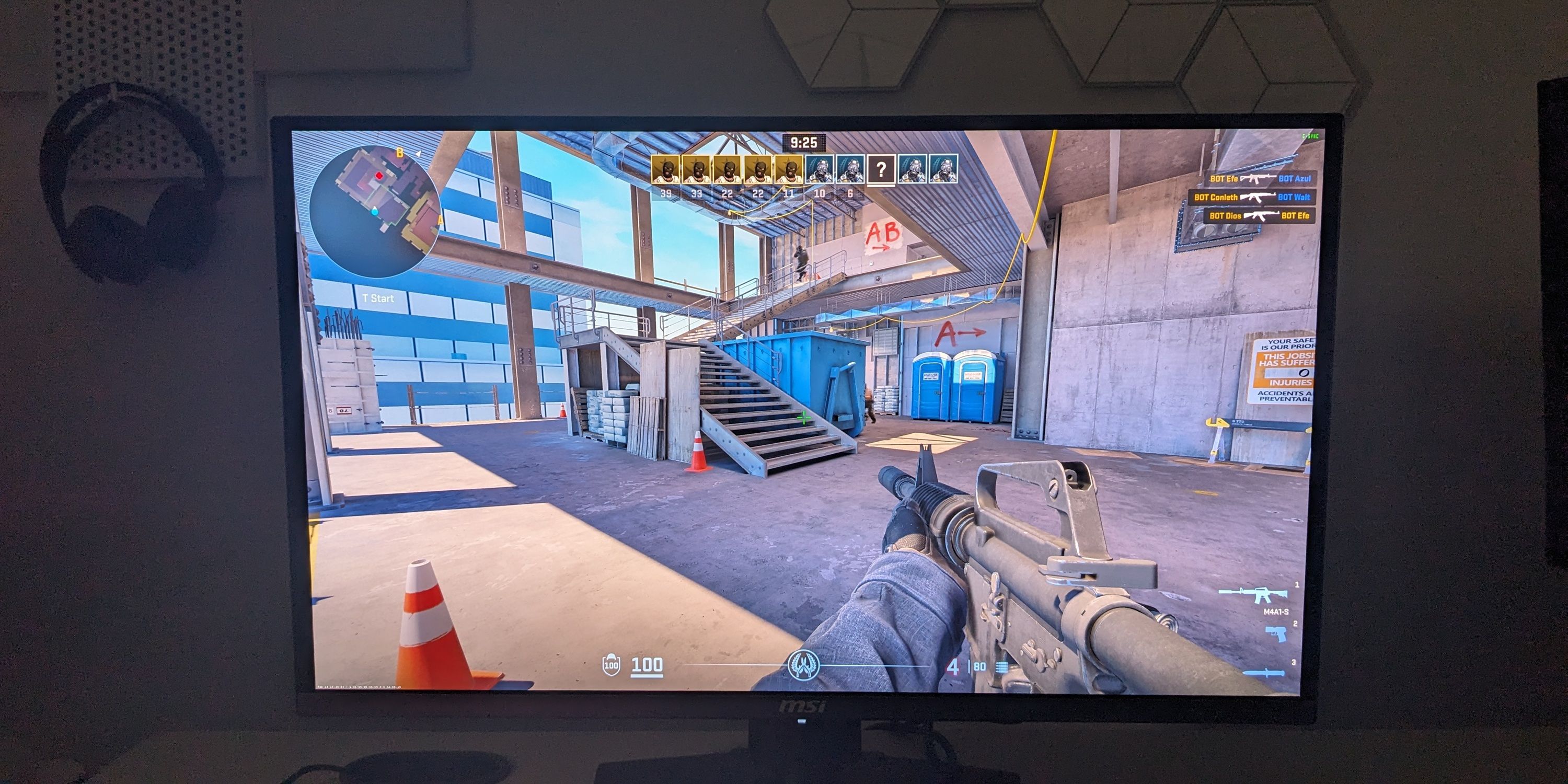 MSI MPG 272URX QD-OLED Counter-Strike 2