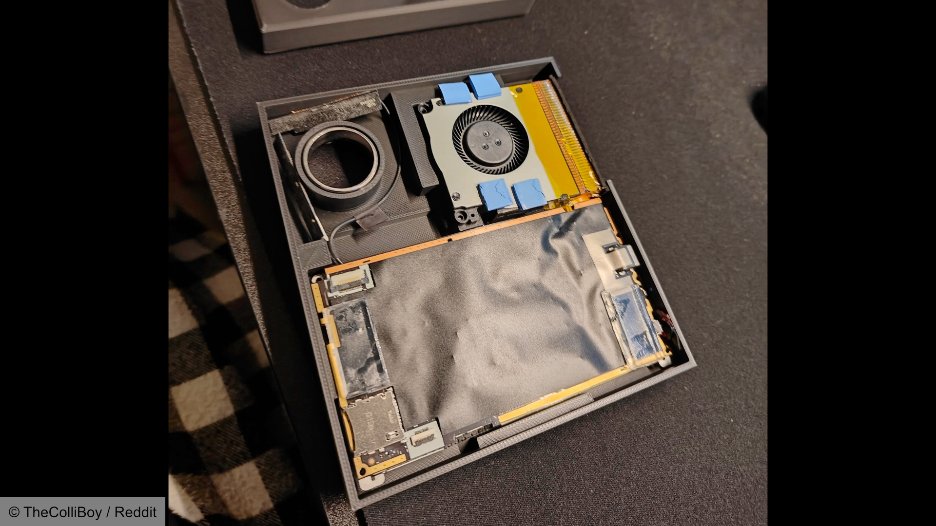 Internal view of the Steam Deck console mod