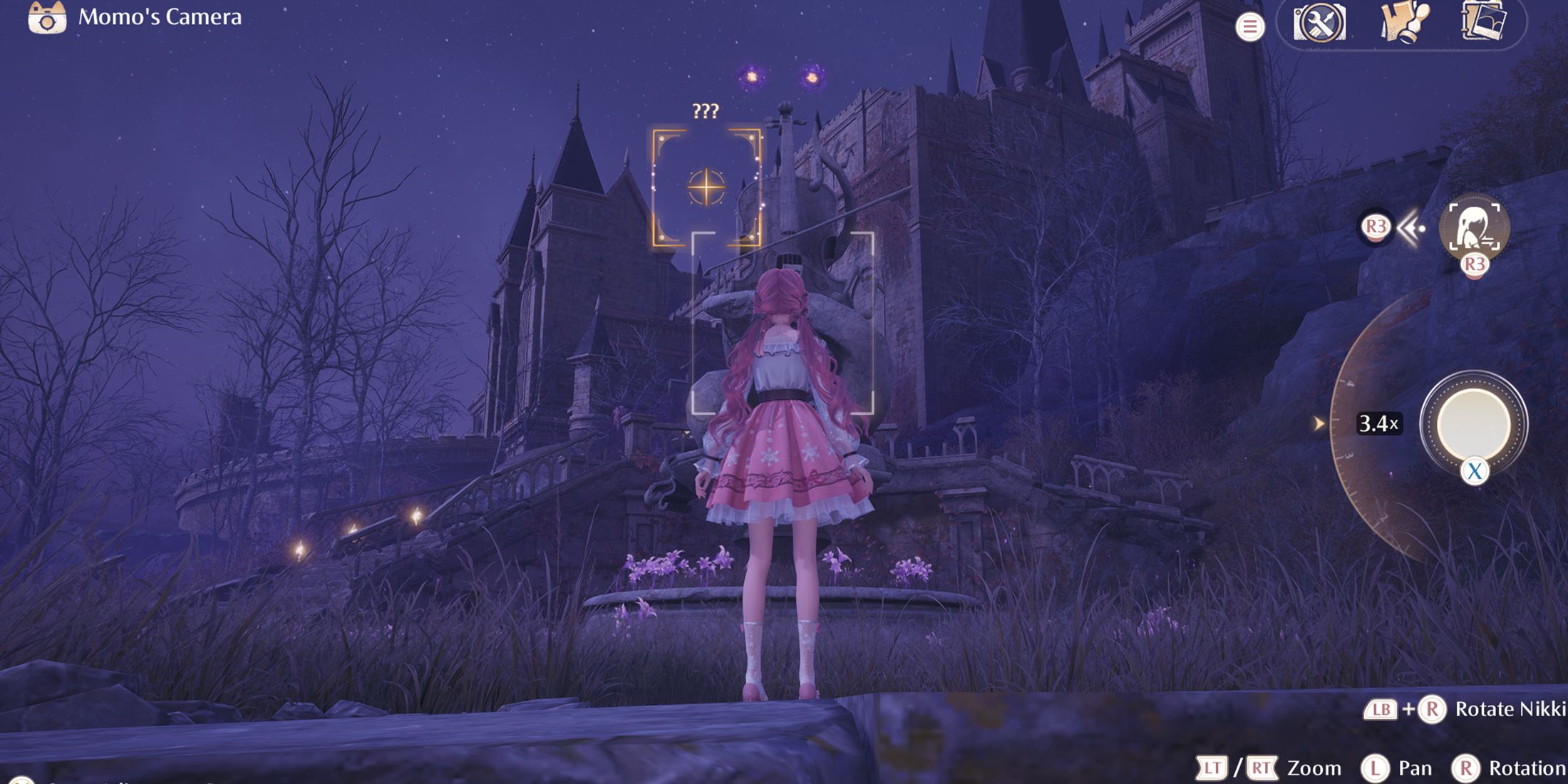 Take a photo of the strange violin statue in the square at night in infinity nikki