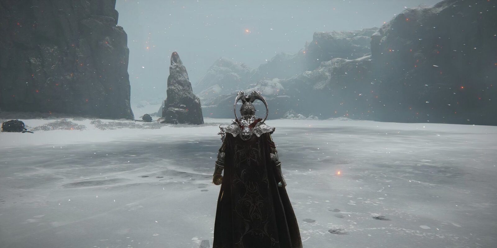 Elden Ring Player Spots Mysterious Cave Entrance After 3 Years