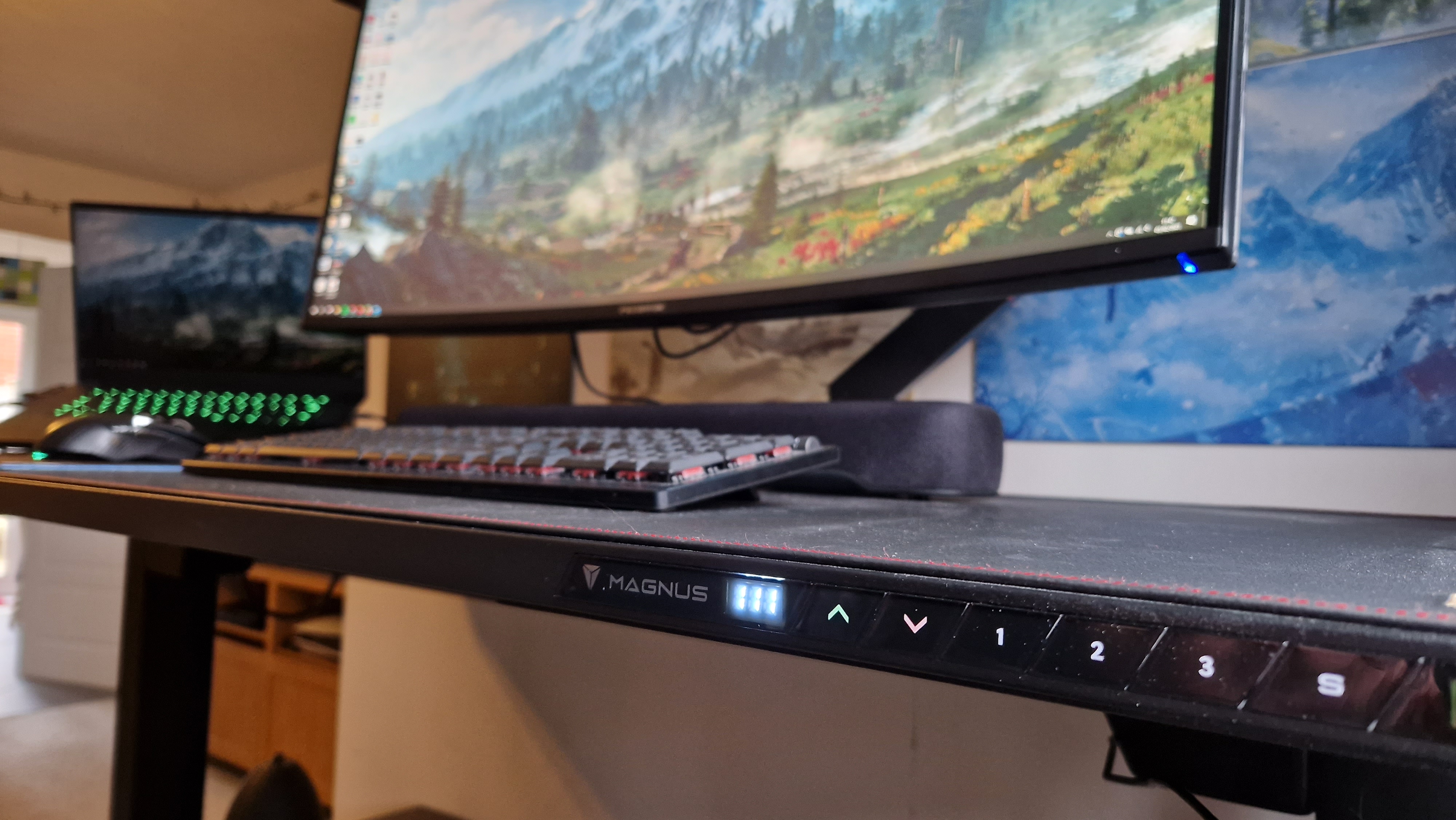 Secretlab Magnus Pro gaming desk