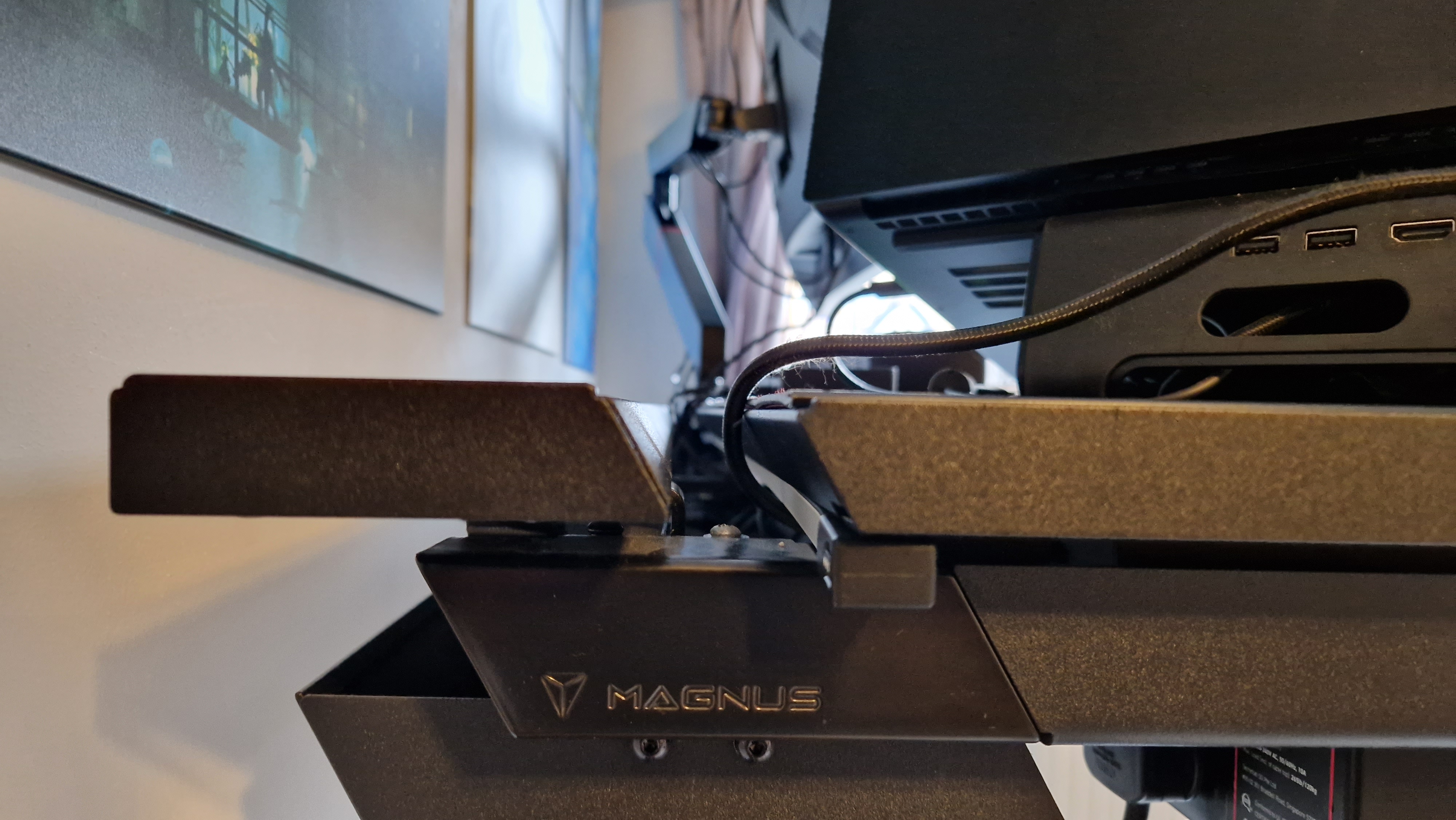 Secretlab Magnus Pro gaming desk
