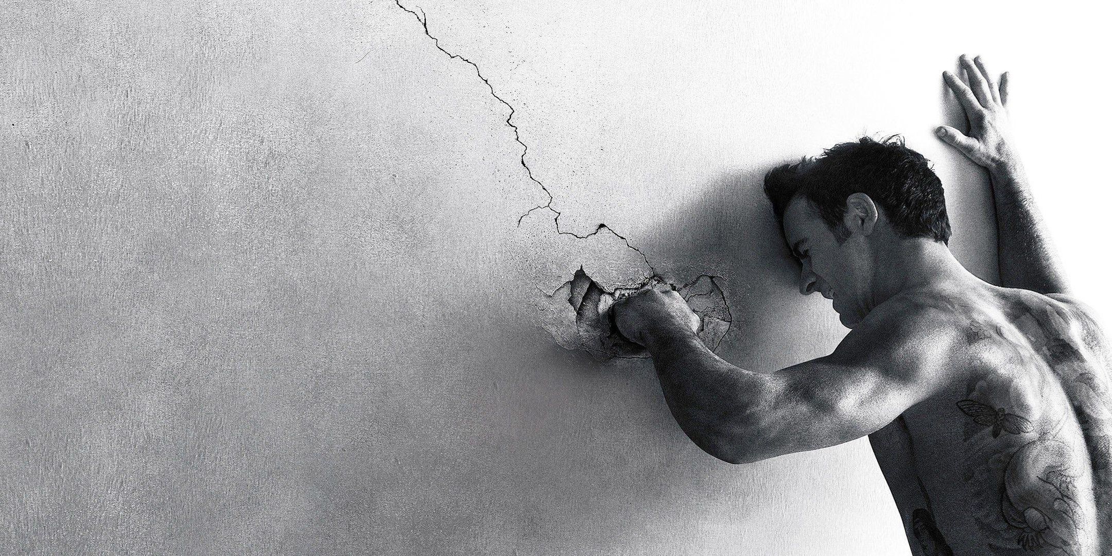 The Leftovers poster of Justin Theroux's character punching a wall.