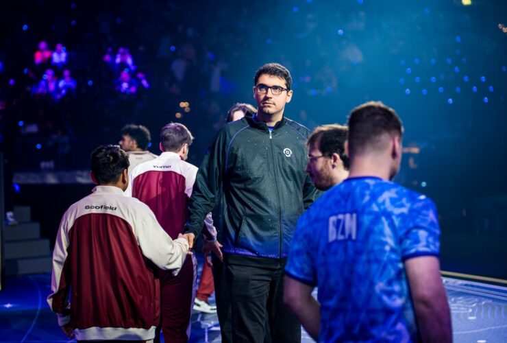 Saksa on stage at The International 2025 in TEam Tundra jacket.