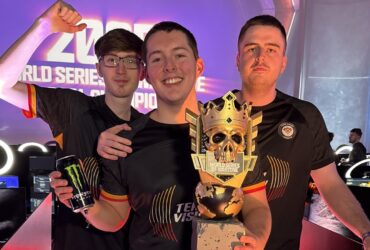 Fifakill Lenun and Echo celebrate World Series of Warzone win with trophy