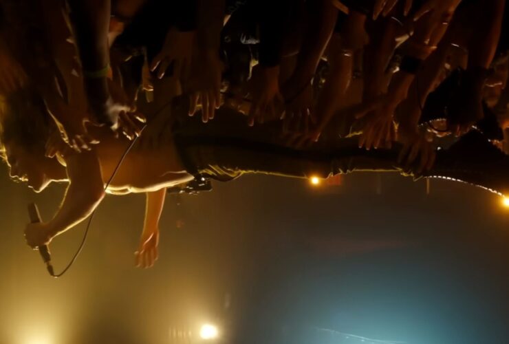 Lestat crowd surfing