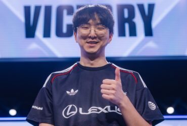 100 Thieves LoL player River doing a thumbs up after beating BLG at Worlds 2025