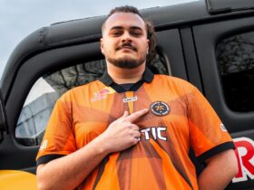 Veqaj posing at Fnatic roster reveal