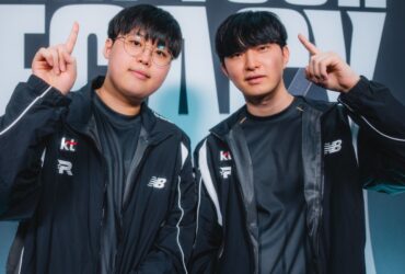 Peter and Deokdam posing for KT Rolster at Worlds 2025