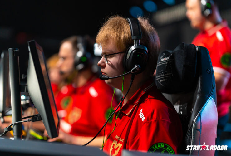 jimpphat playing cs2 at Major Budapest 2025